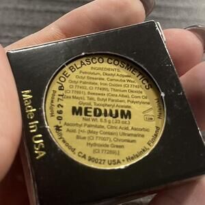 Dermacaeal Medium Contour Blush